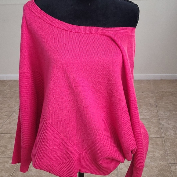 Sweater - Picture 3 of 6